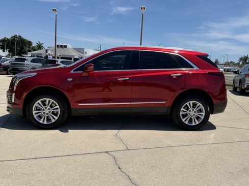 Certified 2025 Cadillac XT5 Luxury FWD image 6