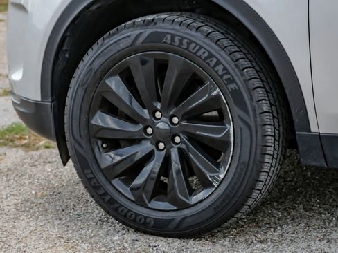 Used 2020 Land Rover Discovery Sport SE image 59