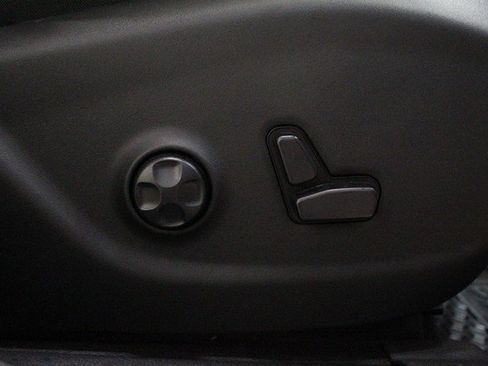 Used 2020 Jeep Cherokee Trailhawk image 11