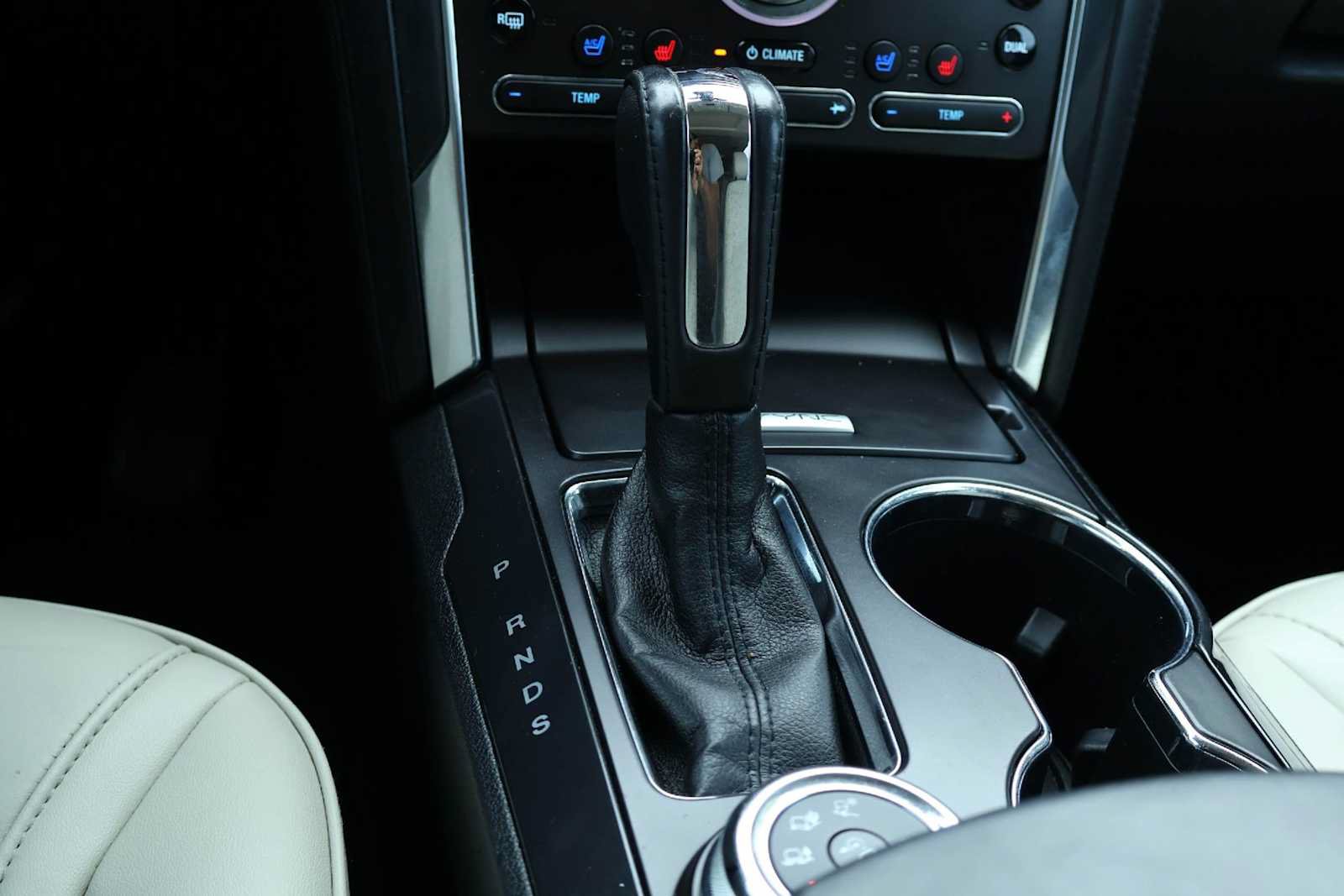 Used 2019 Ford Explorer Platinum AWD/4WD image 17