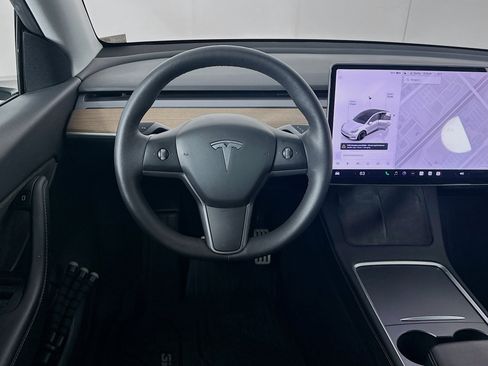 Used 2022 Tesla Model Y Performance AWD/4WD image 16