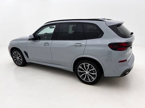 Used 2026 BMW X5 xDrive40i w/ M Sport Package AWD/4WD image 10