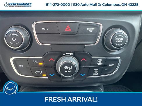 Used 2018 Jeep Compass Latitude w/ Popular Equipment Group AWD/4WD image 18