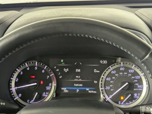 Used 2022 Toyota Highlander XLE image 17