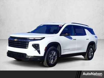 Used 2025 Chevrolet Traverse LT