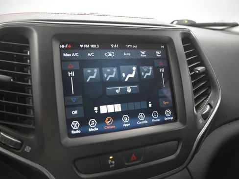 Used 2019 Jeep Cherokee Trailhawk w/ Cold Weather Group image 45