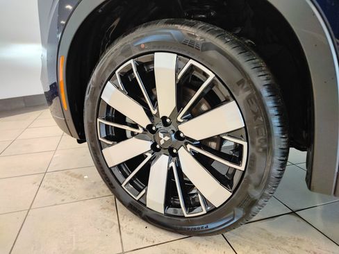 Used 2025 Mitsubishi Outlander SE image 10