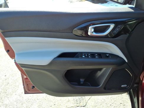 Certified 2022 Jeep Compass Limited w/ Elite Group image 16