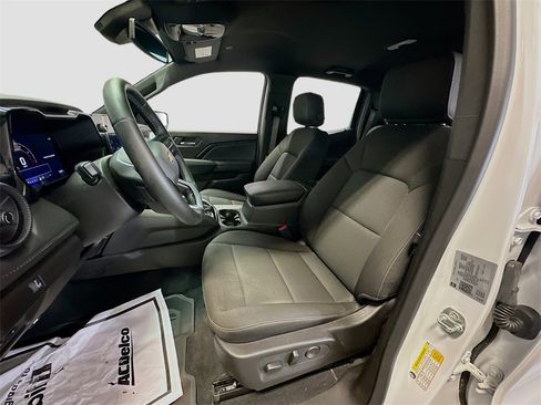 New 2024 Chevrolet Colorado LT w/ LT Convenience Package II image 23