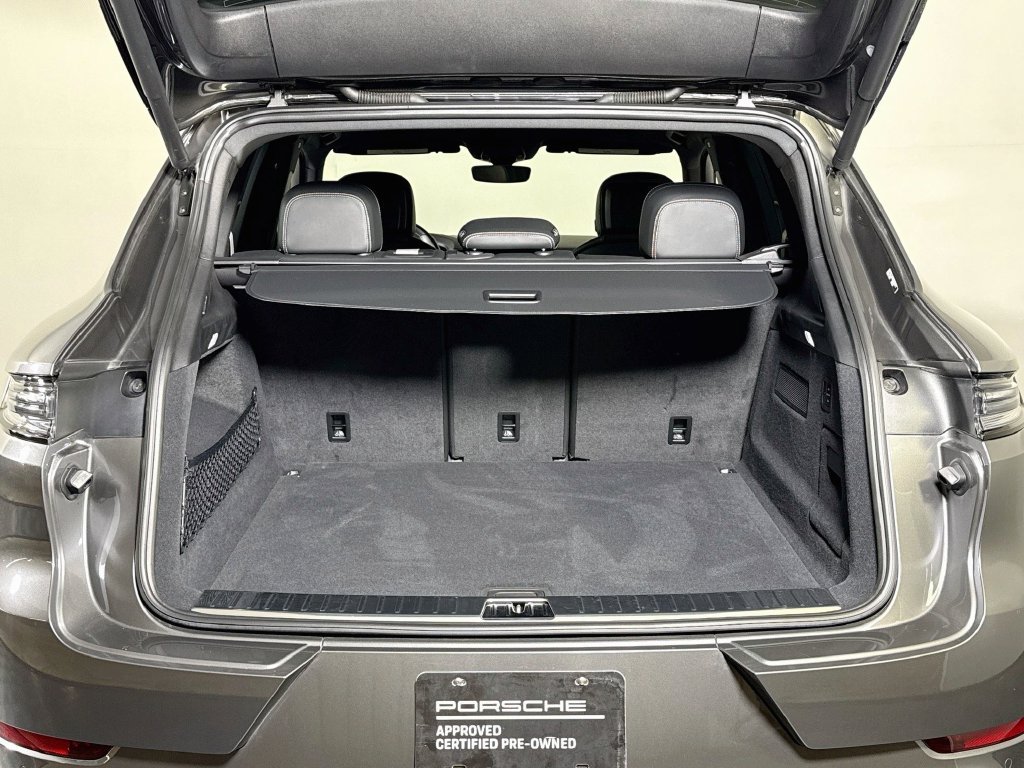 Certified 2025 Porsche Cayenne S AWD/4WD image 29