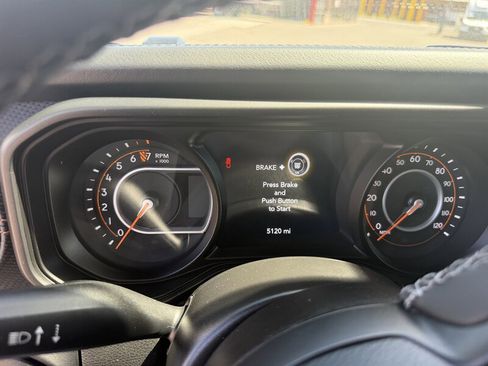 Used 2026 Jeep Gladiator Mojave AWD/4WD image 13