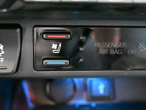 Certified 2020 Toyota RAV4 Limited image 18