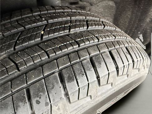 Used 2024 Jeep Grand Cherokee Laredo X w/ Luxury Tech Group I image 13