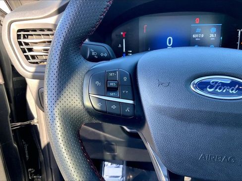 Used 2023 Ford Escape ST-Line w/ Tech Pack #1 FWD image 17