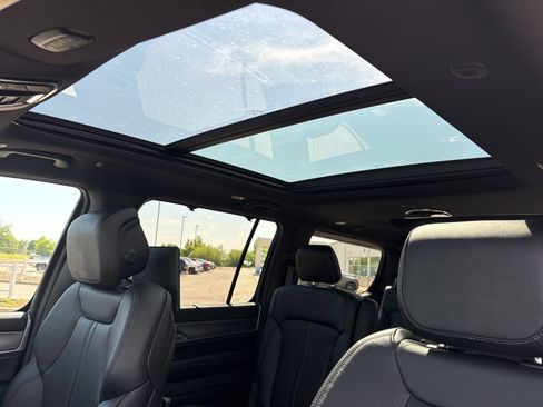 New 2026 Jeep Grand Wagoneer Limited AWD/4WD image 11