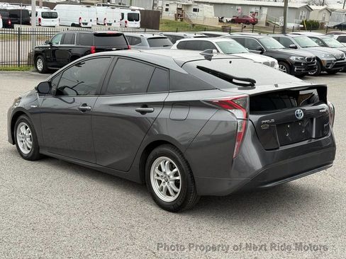 Used 2017 Toyota Prius image 5