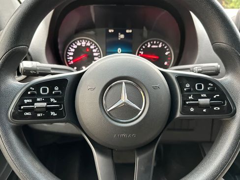 Used 2023 Mercedes-Benz Sprinter 2500 image 21