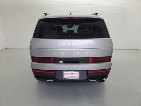 Used 2025 Hyundai Santa Fe SEL FWD image 6