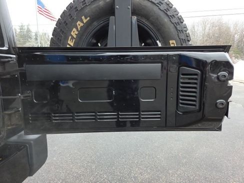 Used 2018 Jeep Wrangler Unlimited Sahara w/ Dual Top Group image 41