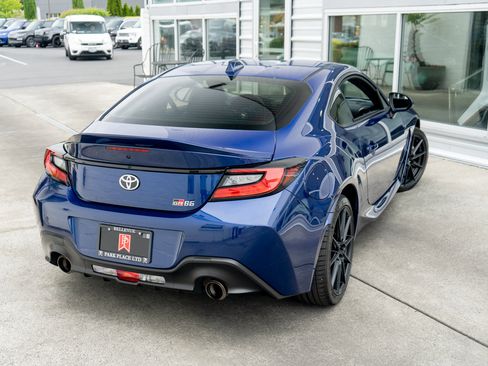 Used 2023 Toyota GR86 Premium w/ ALL Weather Mat Package (TMS) RWD image 6