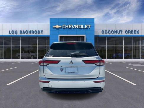 Used 2024 Mitsubishi Outlander ES FWD image 7