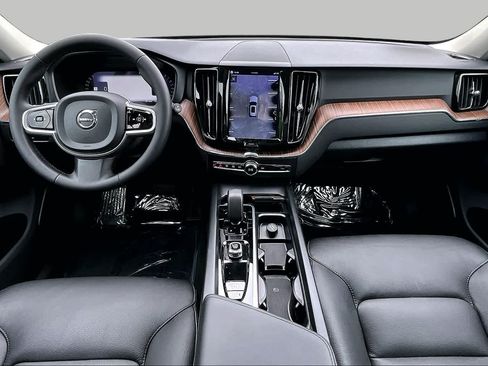 Certified 2023 Volvo XC60 B5 Plus w/ Climate Package AWD/4WD image 15
