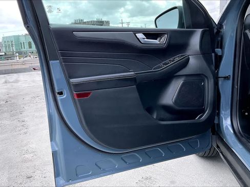 Used 2025 Ford Escape SE FWD image 27