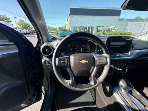 Used 2024 Chevrolet Blazer LT FWD image 11