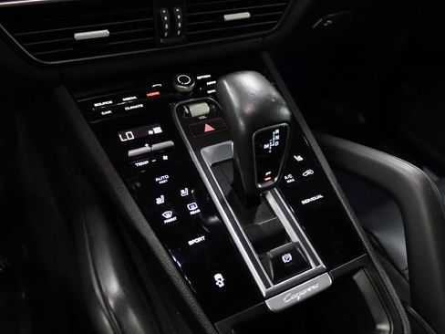 Used 2019 Porsche Cayenne image 31