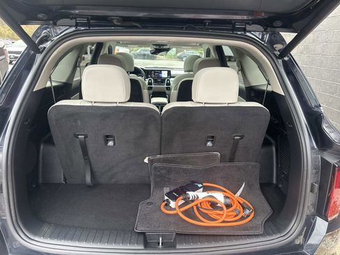 Used 2023 Kia Sorento SX Prestige image 11