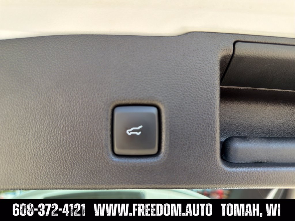 Used 2025 Ford Escape ST-Line Select AWD/4WD image 30