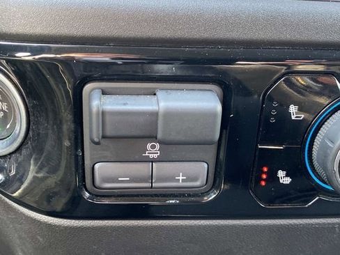 Used 2025 Chevrolet Silverado 3500 LT w/ Safety Package AWD/4WD image 32