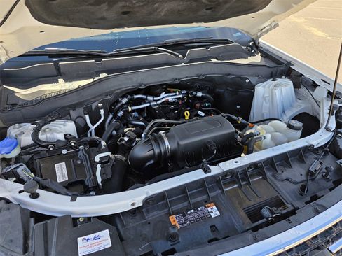 Used 2022 Ford Explorer XLT w/ Equipment Group 202A image 28