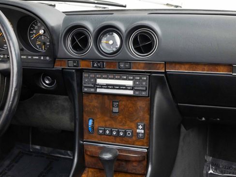 Used 1987 Mercedes-Benz 560 SL image 14