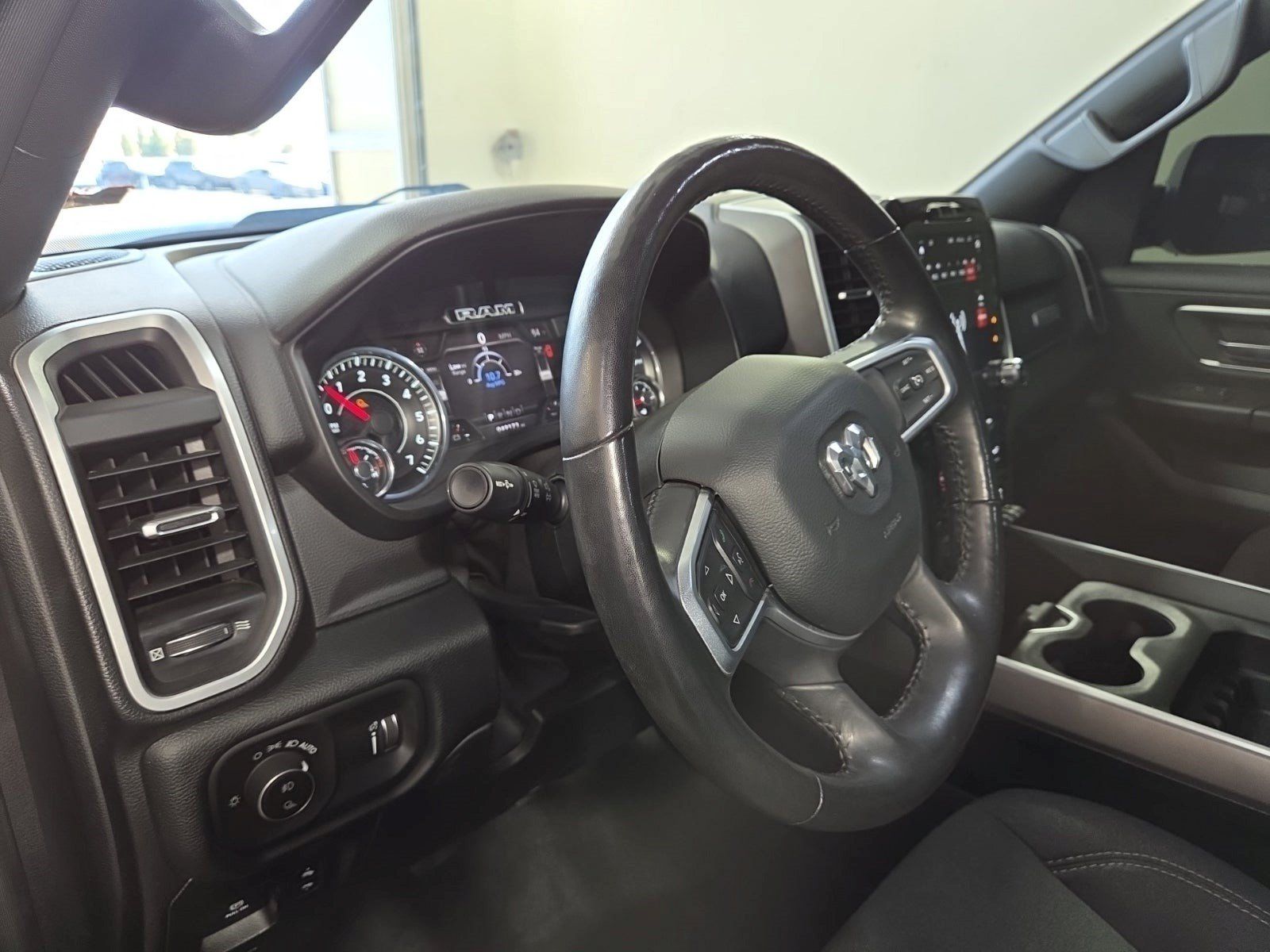 Used 2020 RAM 1500 Big Horn AWD/4WD image 8