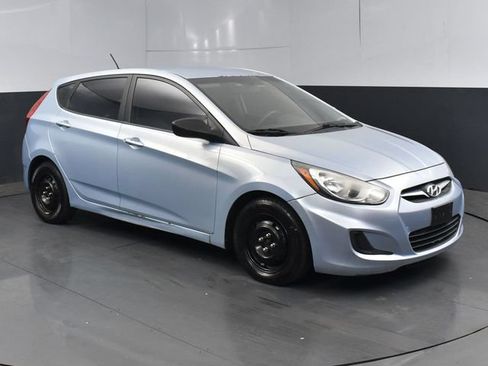 Used 2012 Hyundai Accent GS FWD image 1