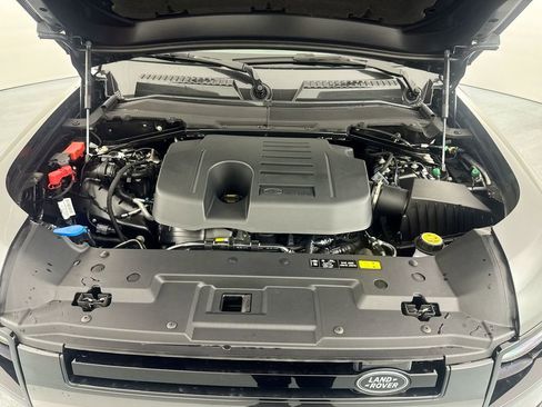 New 2026 Land Rover Defender 130 X-Dynamic SE image 30