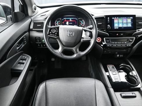 Certified 2022 Honda Pilot Touring image 9