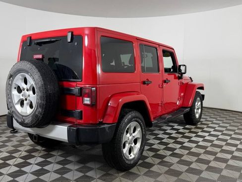 Used 2013 Jeep Wrangler Unlimited Sahara w/ Connectivity Group AWD/4WD image 9