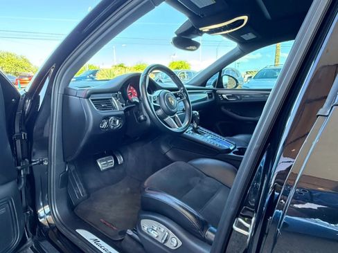 Used 2017 Porsche Macan GTS AWD/4WD image 41