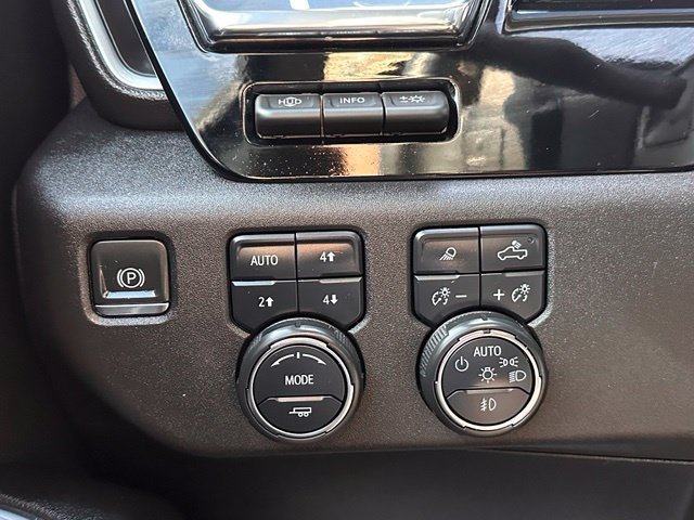 Used 2024 Chevrolet Silverado 1500 LTZ w/ LTZ Premium Package AWD/4WD image 20