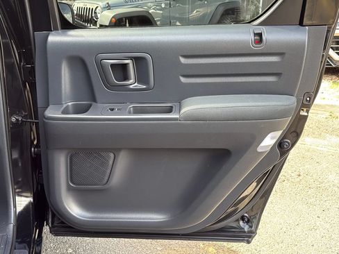 Used 2013 Honda Ridgeline Sport image 17