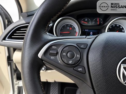Used 2018 Buick Regal Essence w/ Driver Confidence Package #1 FWD image 7
