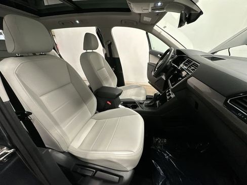 Used 2020 Volkswagen Tiguan SEL image 23