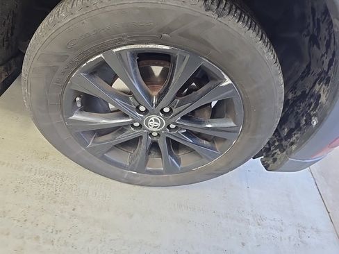 Used 2018 Toyota RAV4 Adventure image 5