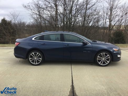 Used 2022 Chevrolet Malibu LT image 2