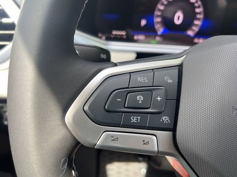 New 2025 Volkswagen Taos SE image 29