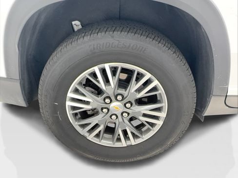 Used 2026 Chevrolet Traverse LT FWD image 13