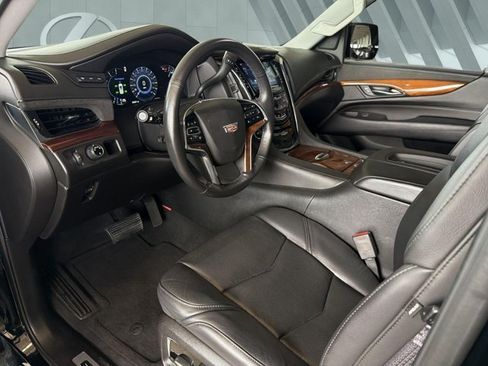 Used 2016 Cadillac Escalade Premium RWD image 10