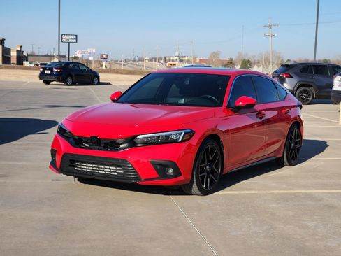 Used 2023 Honda Civic Sport Touring image 2